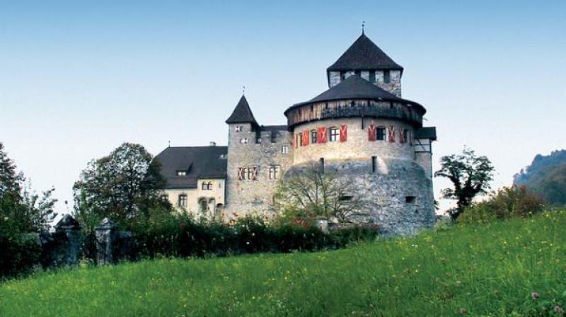 schloss-vaduz-3.jpg