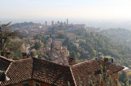 Surlar İçinde Saklı Kent: Bergamo Surlar İçinde Saklı Kent: Bergamo